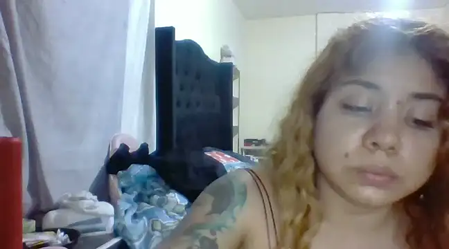 Jennxdolls online show from January 28, 1:27 pm