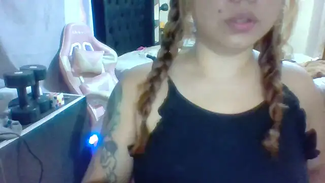 Jennxdolls online show from February 20, 2:51 am