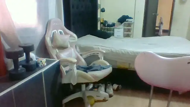 Jennxdolls online show from February 13, 3:24 pm