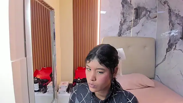 LAILAMORFY online show from May 26, 12:25 pm