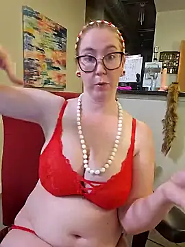 littlelustlamb online show from September 9, 6:50 pm