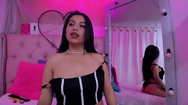 Emma collins23 online show from December 2, 2:34 am