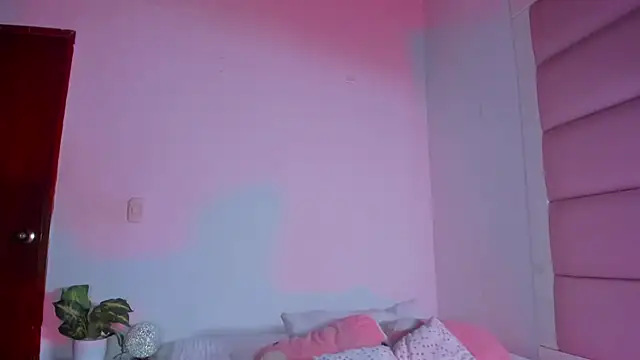 little-Emma online show from October 2, 3:10 am
