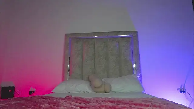 little-Emma online show from March 7, 11:43 pm