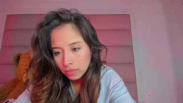 little-Emma online show from December 14, 3:13 am