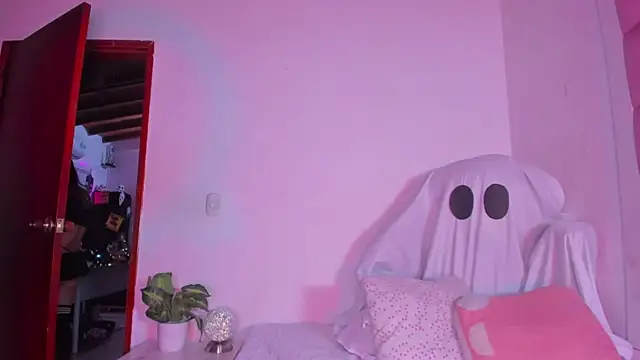 little-Emma online show from October 5, 3:19 am