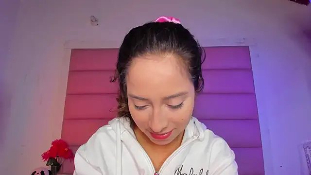 little-Emma online show from January 12, 3:35 am