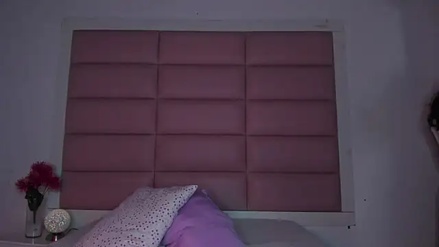 little-Emma online show from January 7, 3:11 am