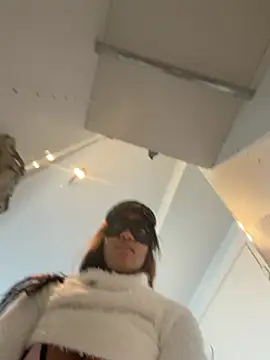 Black Dolll online show from April 26, 2:58 pm