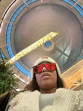 Black Dolll online show from November 6, 2:21 pm