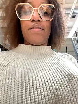 Black Dolll online show from November 4, 4:44 pm