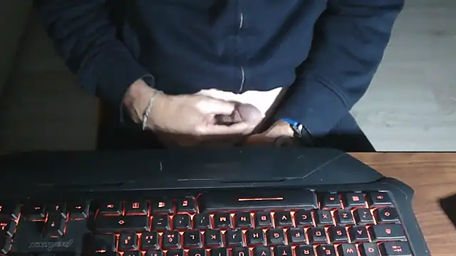 Snapshot of Adri_gard chatting on October 27, 9:38 pm Adri gard online show from October 27, 9:38 pm