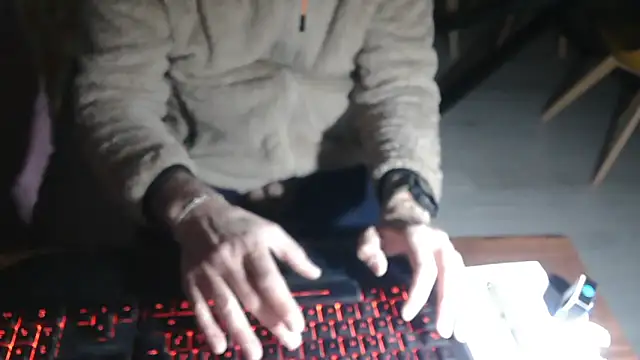 Adri gard online show from April 5, 8:15 pm