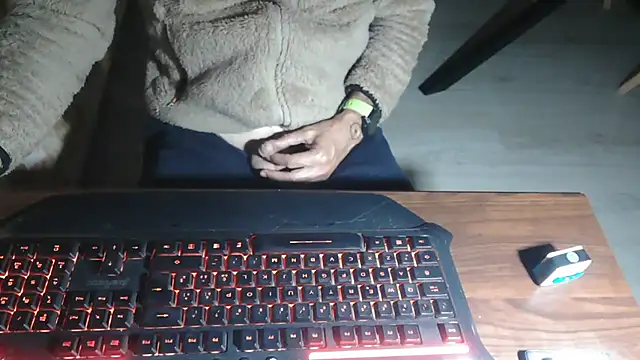 Snapshot of Adri_gard chatting on May 5, 8:45 pm Adri gard online show from May 5, 8:45 pm