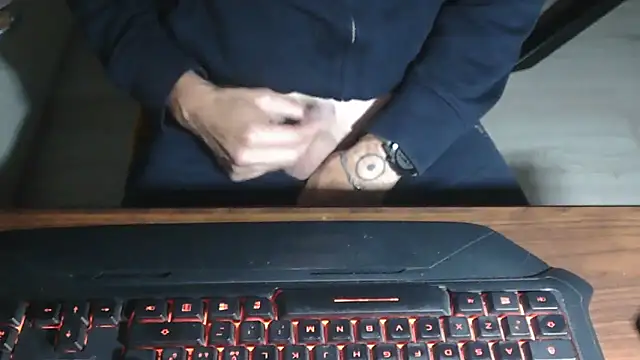 Snapshot of Adri_gard chatting on October 21, 8:52 pm Adri gard online show from October 21, 8:52 pm