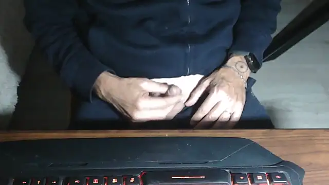 Snapshot of Adri_gard chatting on October 20, 8:31 pm Adri gard online show from October 20, 8:31 pm