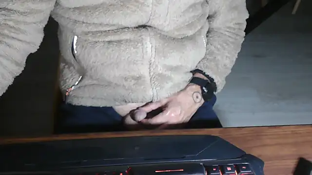 Snapshot of Adri_gard chatting on November 26, 9:04 pm Adri gard online show from November 26, 9:04 pm