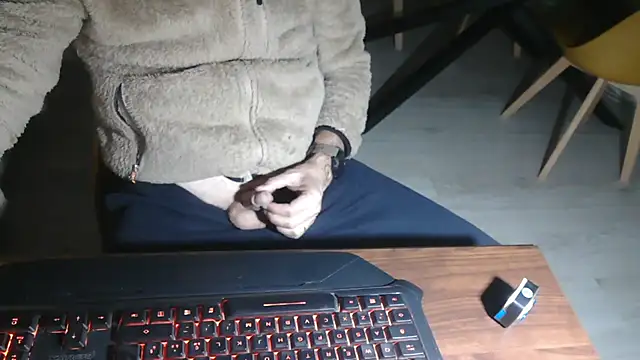 Adri gard online show from March 6, 9:10 pm