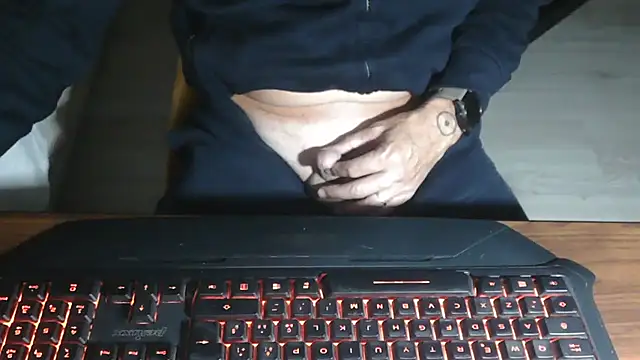 Snapshot of Adri_gard chatting on November 2, 9:20 pm Adri gard online show from November 2, 9:20 pm