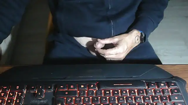 Snapshot of Adri_gard chatting on October 30, 10:28 pm Adri gard online show from October 30, 10:28 pm