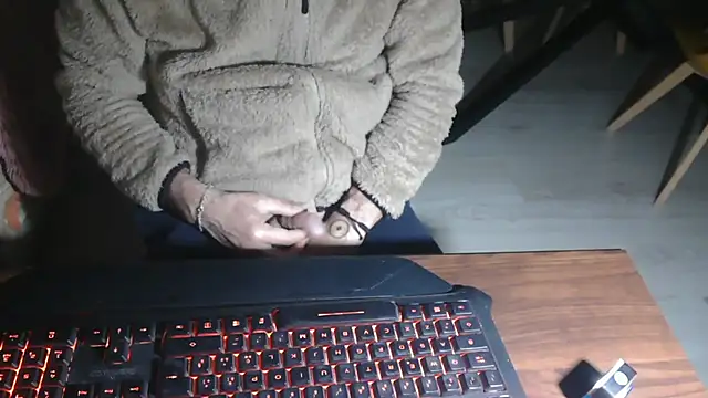 Adri gard online show from April 3, 8:37 pm