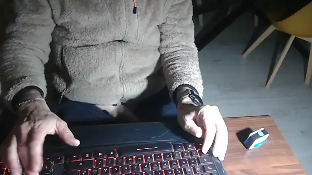 Adri gard online show from March 9, 9:40 pm