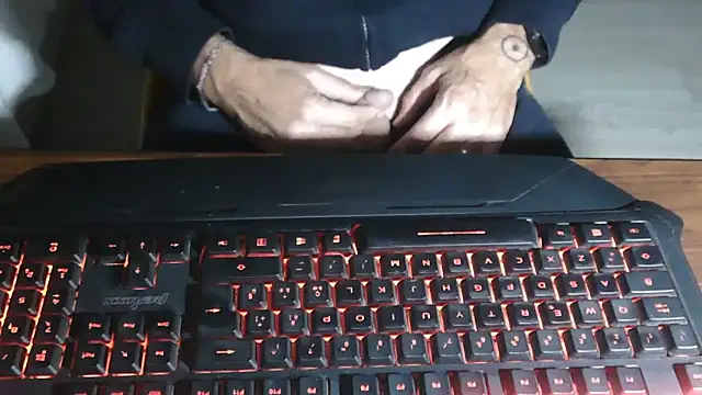 Snapshot of Adri_gard chatting on October 31, 9:43 pm Adri gard online show from October 31, 9:43 pm