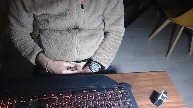 Adri gard online show from March 11, 9:31 pm