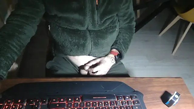 Adri gard online show from February 8, 9:01 pm