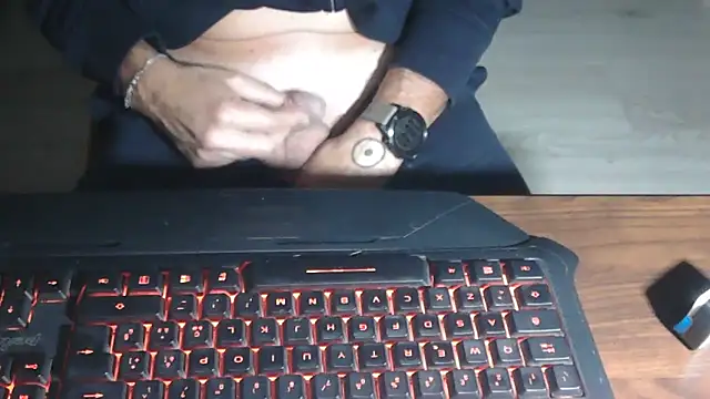 Snapshot of Adri_gard chatting on November 12, 9:40 pm Adri gard online show from November 12, 9:40 pm