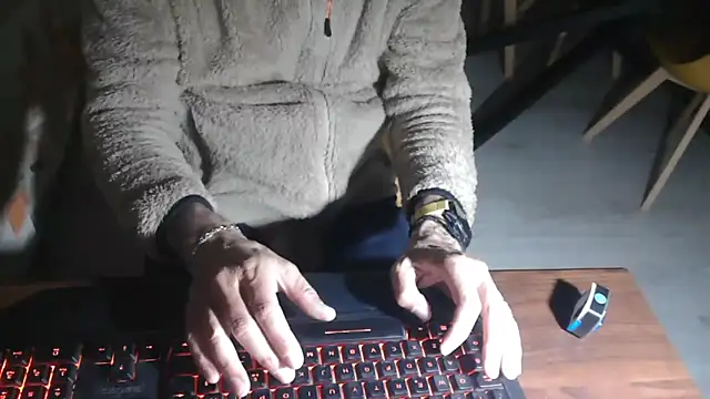 Adri gard online show from April 16, 8:20 pm