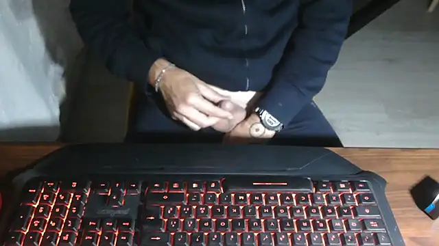 Snapshot of Adri_gard chatting on November 1, 9:19 pm Adri gard online show from November 1, 9:19 pm