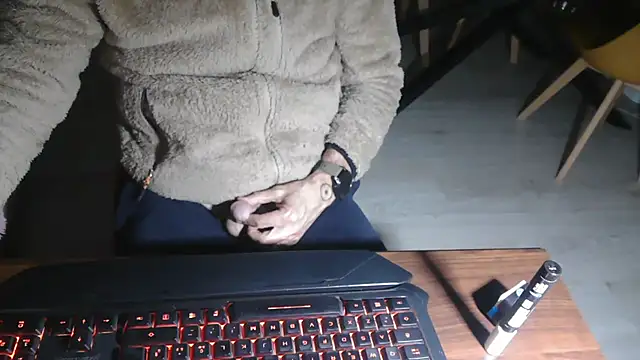 Adri gard online show from March 1, 9:15 pm