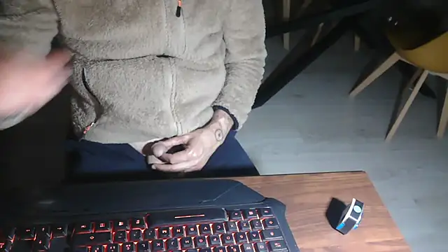 Adri gard online show from March 26, 9:35 pm