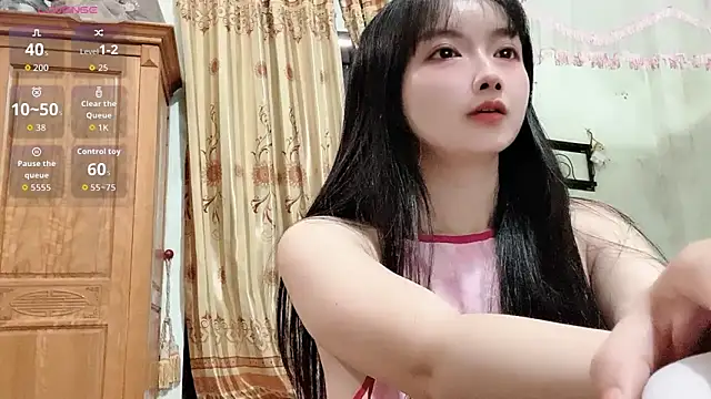 Snapshot of Nery_Asian chatting on February 15, 5:52 am Nery Asian online show from February 15, 5:52 am