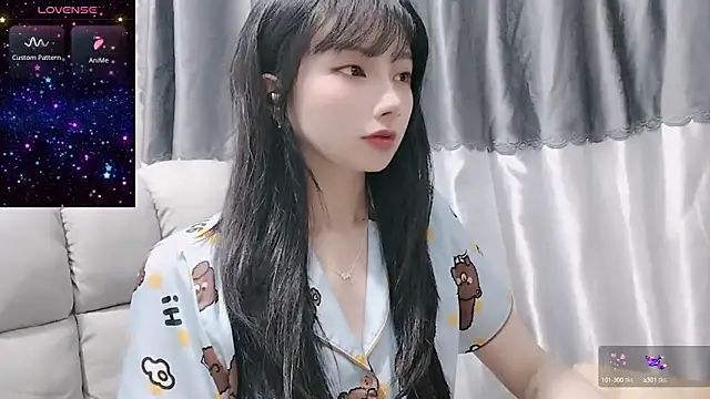 Snapshot of Nery_Asian chatting on February 17, 12:38 pm Nery Asian online show from February 17, 12:38 pm