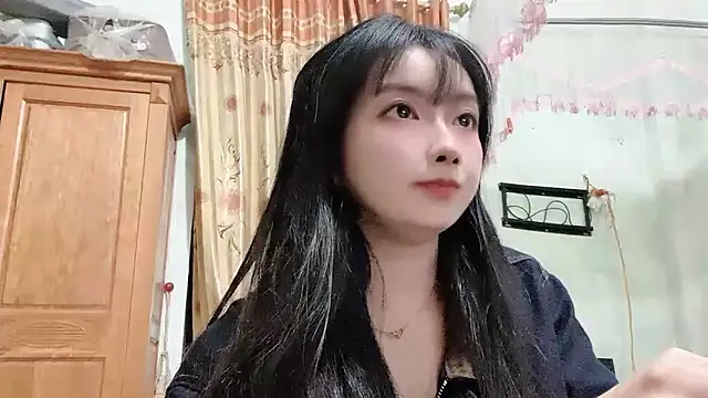 Snapshot of Nery_Asian chatting on February 18, 6:44 am Nery Asian online show from February 18, 6:44 am