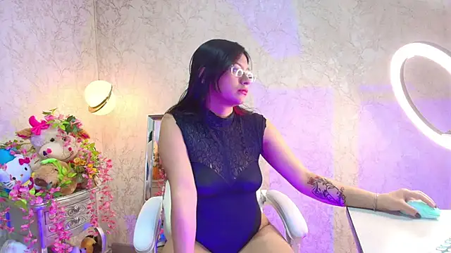 Lilyevansx online show from May 22, 4:27 pm
