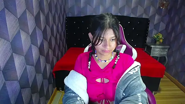 Lilyevansx online show from March 20, 2:10 pm