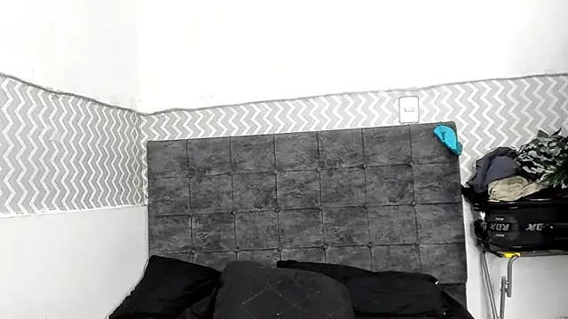 Ariana Salazar online show from April 15, 2:39 am