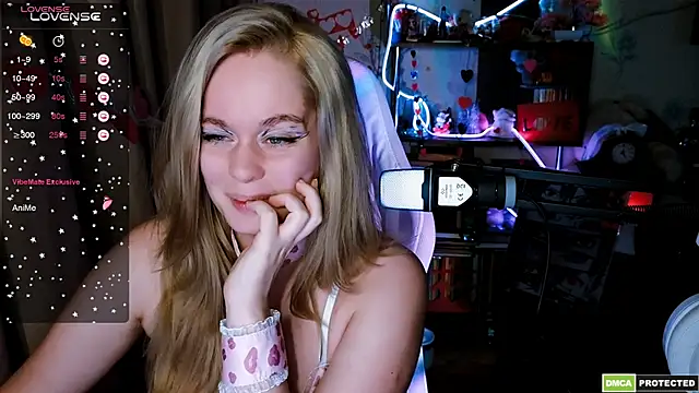 Snapshot of Bad_Girl009 chatting on February 13, 4:40 pm Bad Girl009 online show from February 13, 4:40 pm