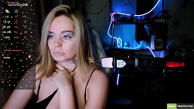 Snapshot of Bad_Girl009 chatting on February 5, 4:03 pm Bad Girl009 online show from February 5, 4:03 pm