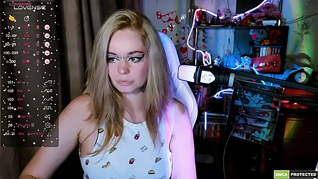 Snapshot of Bad_Girl009 chatting on February 18, 5:20 pm Bad Girl009 online show from February 18, 5:20 pm