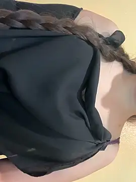 Evelyn Moon online show from February 9, 3:10 pm