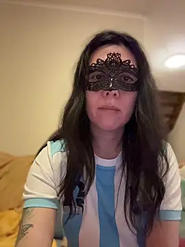 Reinacatchile online show from July 4, 1:56 am