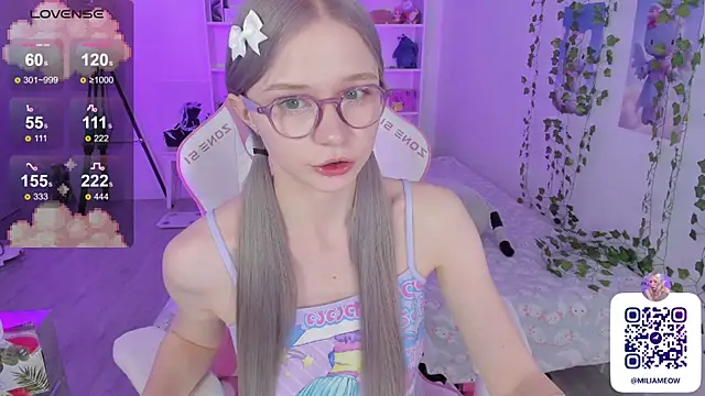 Snapshot of Milia_Parker chatting on December 17, 10:22 pm Milia Parker online show from December 17, 10:22 pm