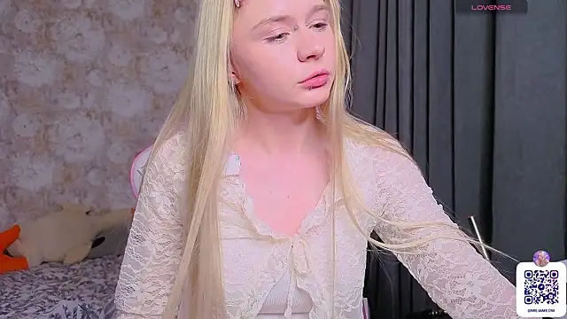 Snapshot of Milia_Parker chatting on May 23, 8:41 pm Milia Parker online show from May 23, 8:41 pm