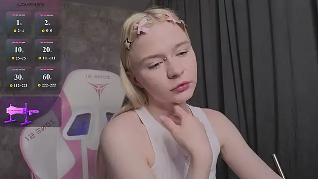 Snapshot of Milia_Parker chatting on May 24, 11:48 pm Milia Parker online show from May 24, 11:48 pm
