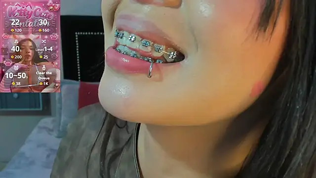 Snapshot of Charlotte__Benett chatting on July 1, 4:13 am Charlotte Benett online show from July 1, 4:13 am