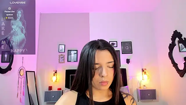 Charlotte  Benett online show from March 22, 5:10 am